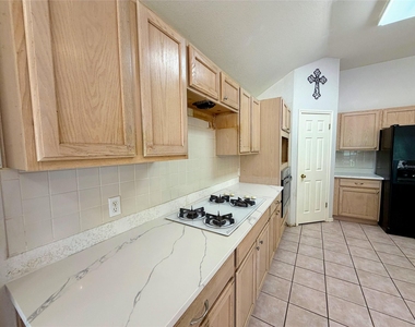 8618 Columbia Falls Dr - Photo Thumbnail 6