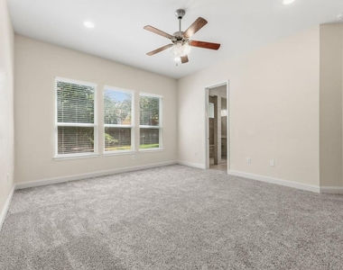 5209 Mandevilla Dr - Photo Thumbnail 17