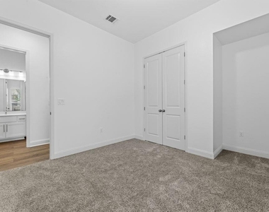 5209 Mandevilla Dr - Photo Thumbnail 31