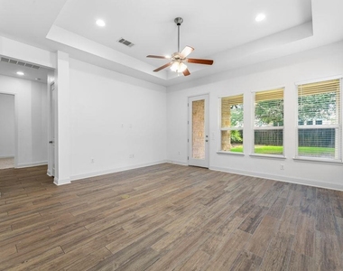 5209 Mandevilla Dr - Photo Thumbnail 11