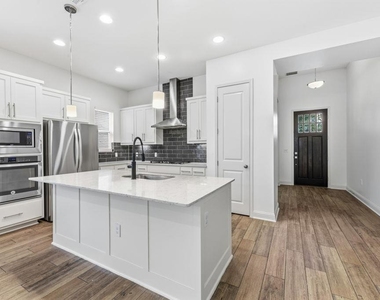 5209 Mandevilla Dr - Photo Thumbnail 14