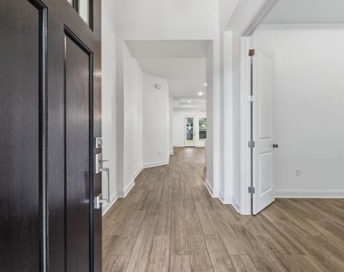 5209 Mandevilla Dr - Photo Thumbnail 5
