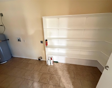 2203 Bluebonnet Dr - Photo Thumbnail 6