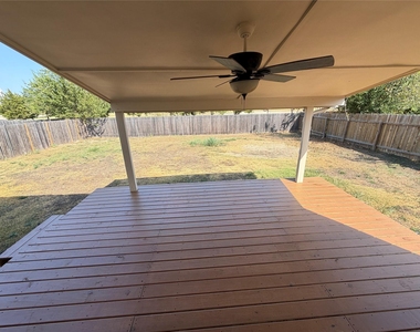2203 Bluebonnet Dr - Photo Thumbnail 11