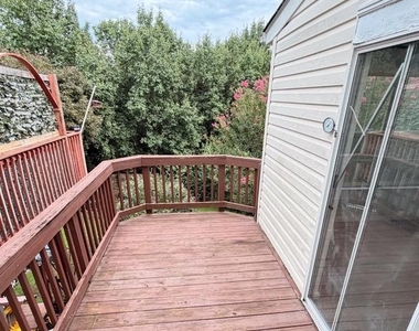 517 Doefield Court - Photo Thumbnail 5
