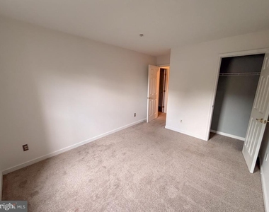 1708 Landmark Drive - Photo Thumbnail 6
