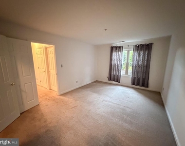 1708 Landmark Drive - Photo Thumbnail 5