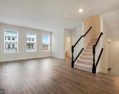 857 Amity Street - Photo Thumbnail 10