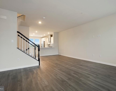 857 Amity Street - Photo Thumbnail 7