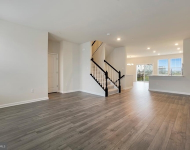 857 Amity Street - Photo Thumbnail 8