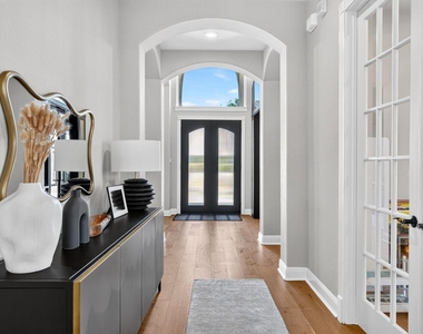 402 Aria Dr - Photo Thumbnail 4