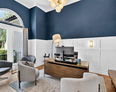 402 Aria Dr - Photo Thumbnail 2