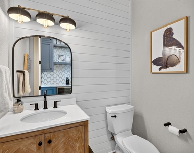 402 Aria Dr - Photo Thumbnail 15