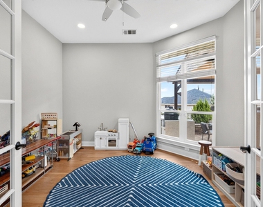 402 Aria Dr - Photo Thumbnail 5