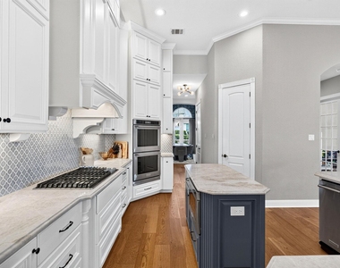 402 Aria Dr - Photo Thumbnail 11
