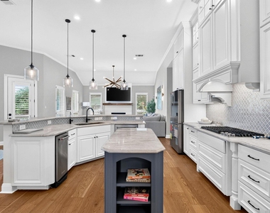 402 Aria Dr - Photo Thumbnail 12