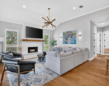 402 Aria Dr - Photo Thumbnail 8