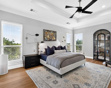 402 Aria Dr - Photo Thumbnail 16