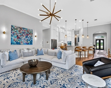 402 Aria Dr - Photo Thumbnail 6