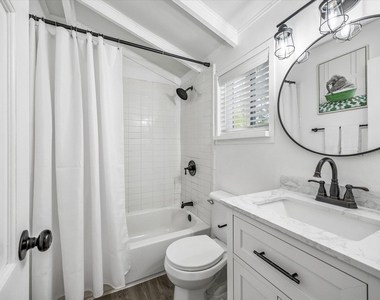 211 Lessin Ln - Photo Thumbnail 8