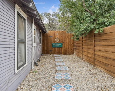 211 Lessin Ln - Photo Thumbnail 10