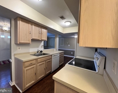 114 N Altamont Avenue - Photo Thumbnail 9