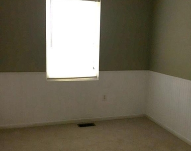 114 N Altamont Avenue - Photo Thumbnail 3