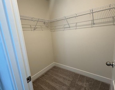 2197 Winterberry Lane - Photo Thumbnail 18