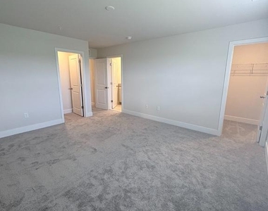 2197 Winterberry Lane - Photo Thumbnail 15