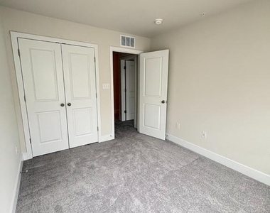 2197 Winterberry Lane - Photo Thumbnail 10