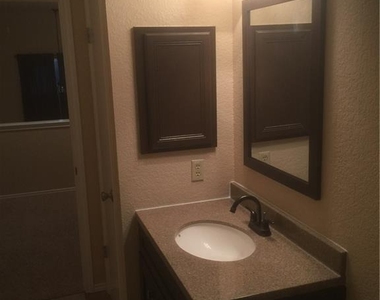 2205 Wisteria Way - Photo Thumbnail 5