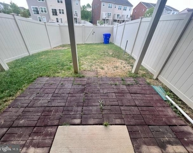 12001 Roy Hobbs Place - Photo Thumbnail 24