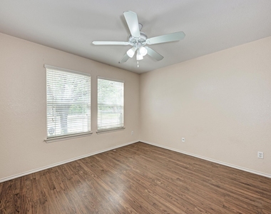 1508 Big Bend Dr - Photo Thumbnail 15