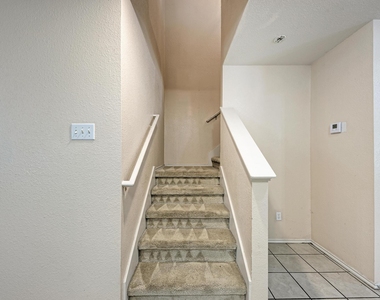 1508 Big Bend Dr - Photo Thumbnail 18