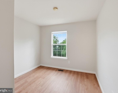 7203 Rutherford Green Circle - Photo Thumbnail 16