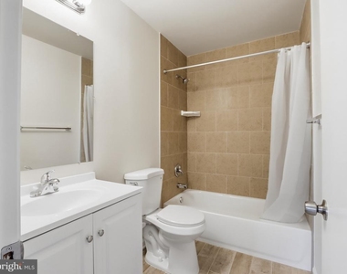 7203 Rutherford Green Circle - Photo Thumbnail 15