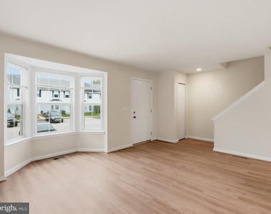 7203 Rutherford Green Circle - Photo Thumbnail 2