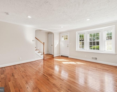 110 Brandon Road - Photo Thumbnail 5