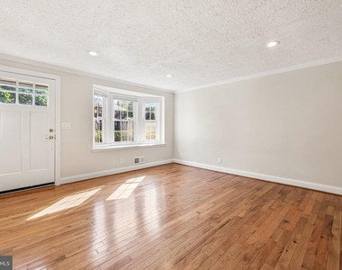 110 Brandon Road - Photo Thumbnail 4