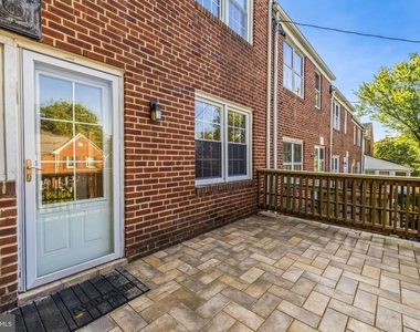 110 Brandon Road - Photo Thumbnail 12