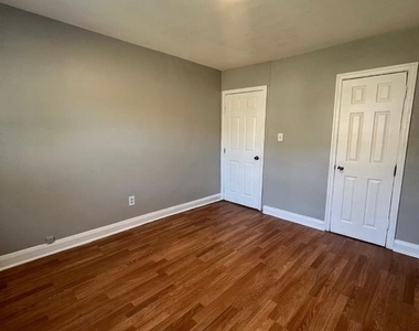 1616 Plum Street - Photo Thumbnail 8