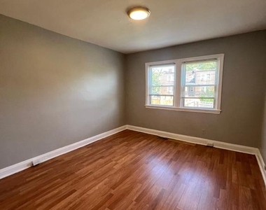 1616 Plum Street - Photo Thumbnail 7