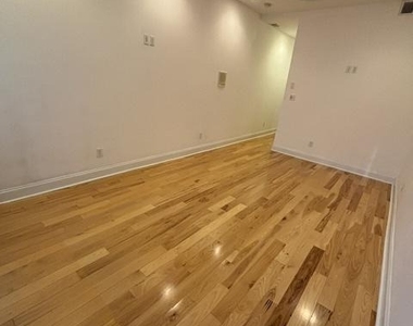 1625 Clarkson Street - Photo Thumbnail 10