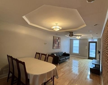 1625 Clarkson Street - Photo Thumbnail 8