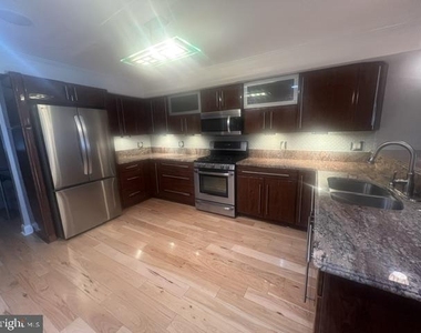 1625 Clarkson Street - Photo Thumbnail 3