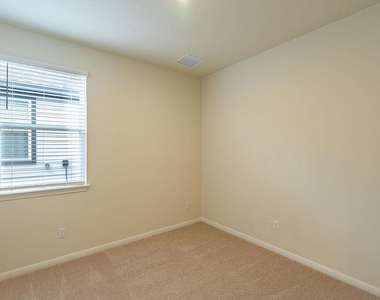 10609 Best Bet Way - Photo Thumbnail 16