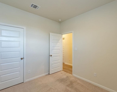 10609 Best Bet Way - Photo Thumbnail 19