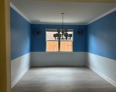 4237 Privacy Hedge St - Photo Thumbnail 13