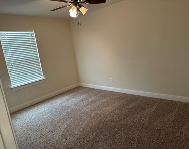 4237 Privacy Hedge St - Photo Thumbnail 21