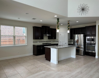 4237 Privacy Hedge St - Photo Thumbnail 6